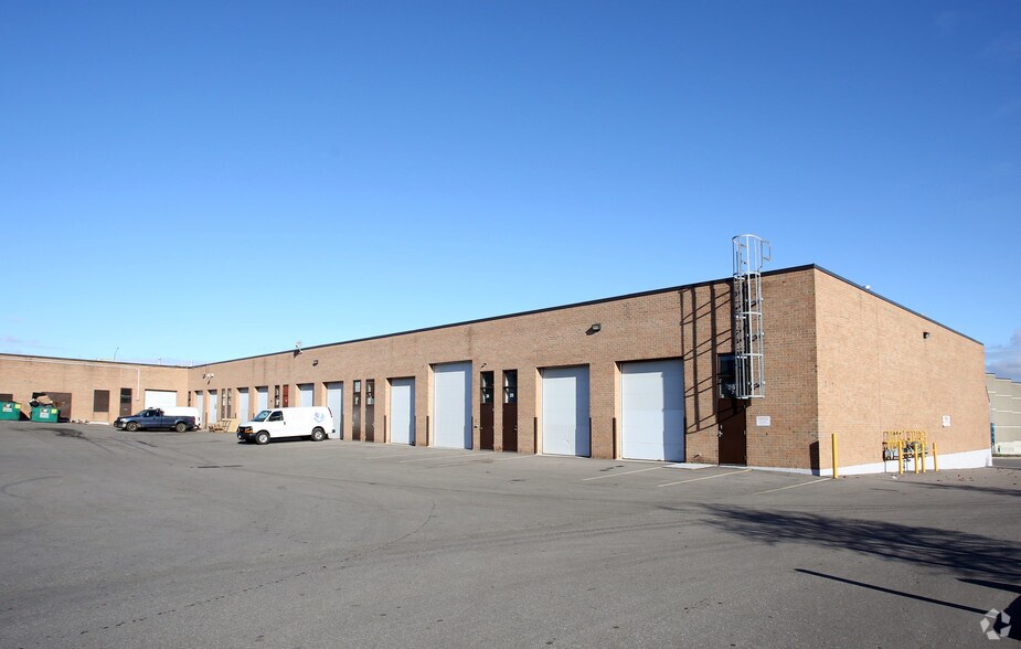 More Photos Of 6355 Kennedy Rd, Mississauga Light Distribution For Lease