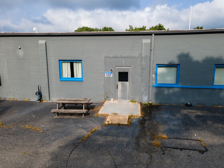 More Photos Of 1649 Castpa Pl, Vineland Manufacturing For Sale