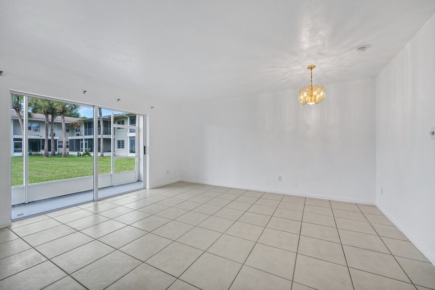 More Photos Of 1525 S Fiske Blvd, Rockledge Apartments For Sale