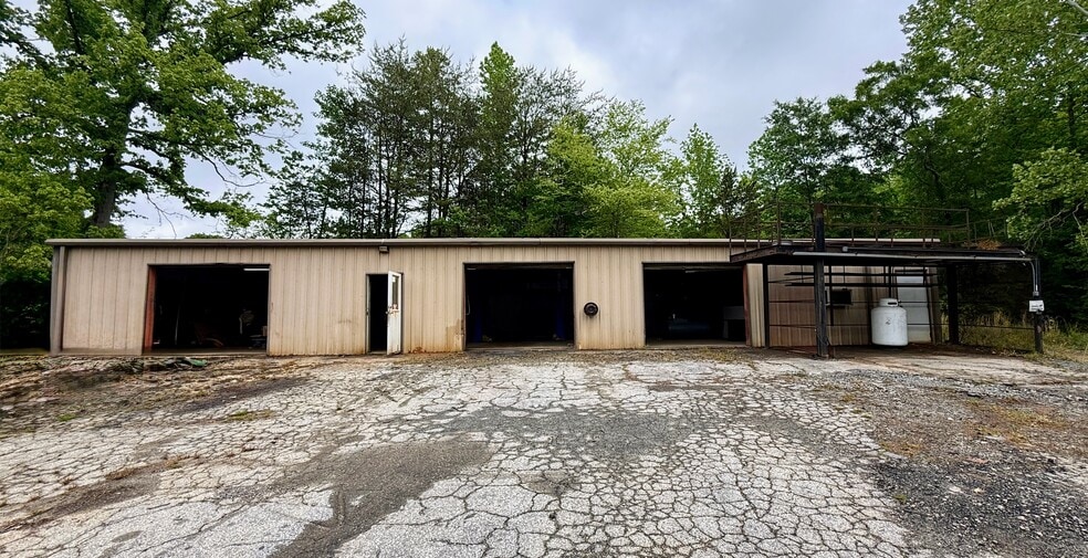 Primary Photo Of 6865-6875 US 221, Moore Auto Salvage Facility For Sale