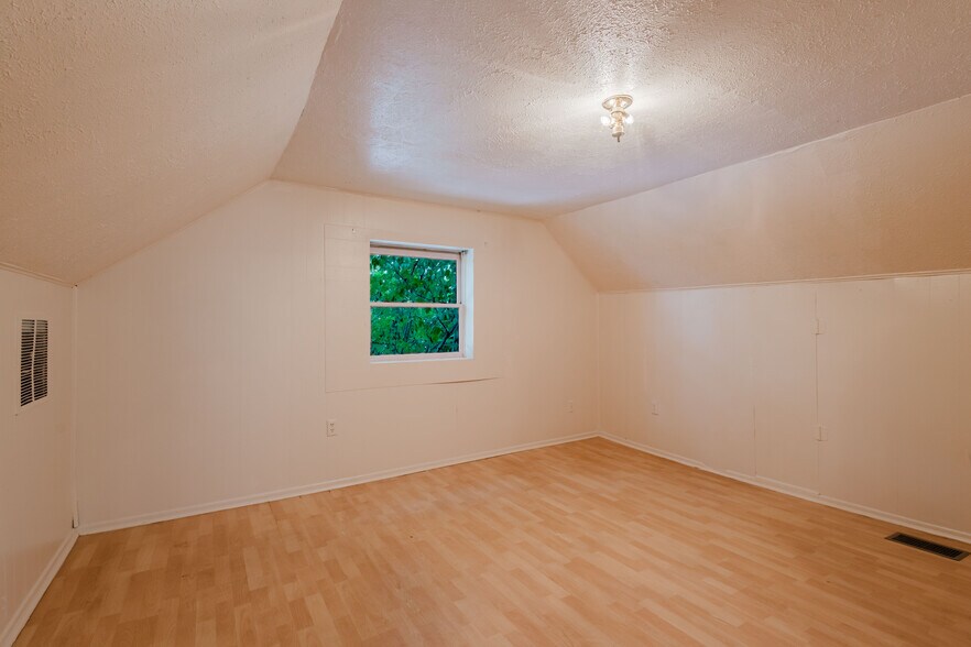 More Photos Of , Lexington Specialty For Sale