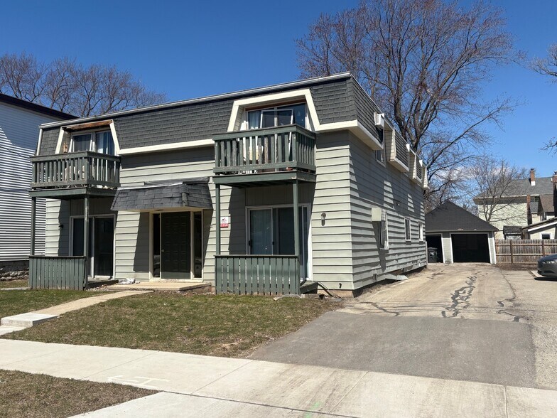 Primary Photo Of 708 W Lincoln Ave, Oshkosh Apartments For Sale