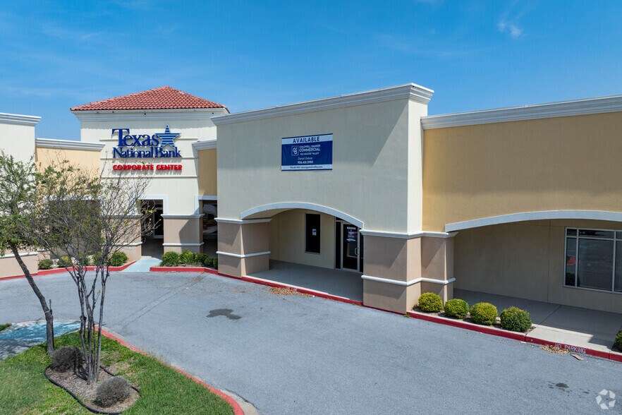 More Photos Of 4101-4179 Crosspoint Blvd, Edinburg Medical For Sale