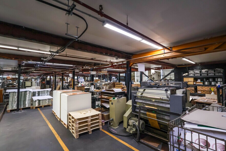 More Photos Of 125 W 71st Ave, Vancouver Warehouse For Sale