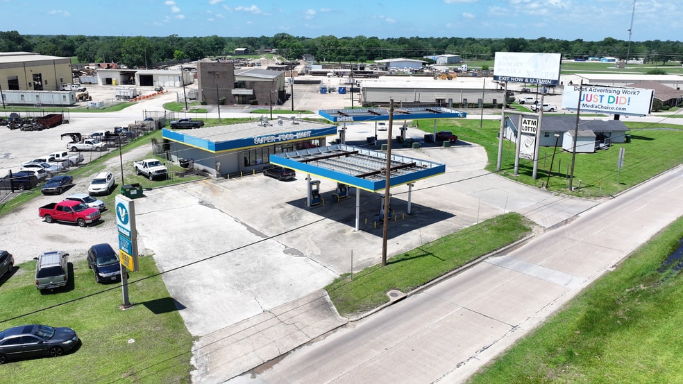 Primary Photo Of 1625 W Cardinal Dr, Beaumont Service Station For Sale