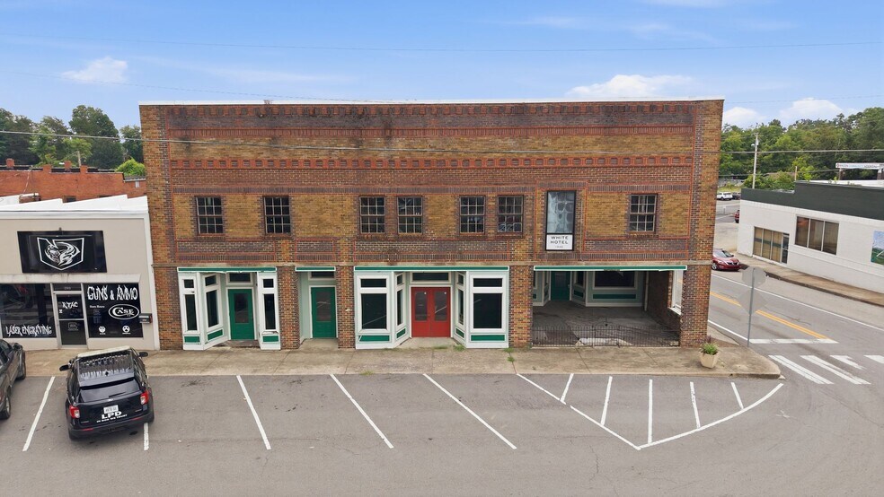 More Photos Of 1 Public Square Red Boiling Springs Sq, Lafayette Showroom For Sale