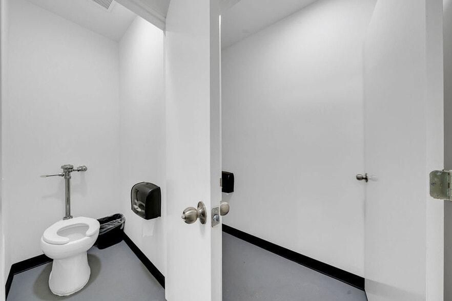 More Photos Of 4242 Medical Dr, San Antonio Unknown For Lease