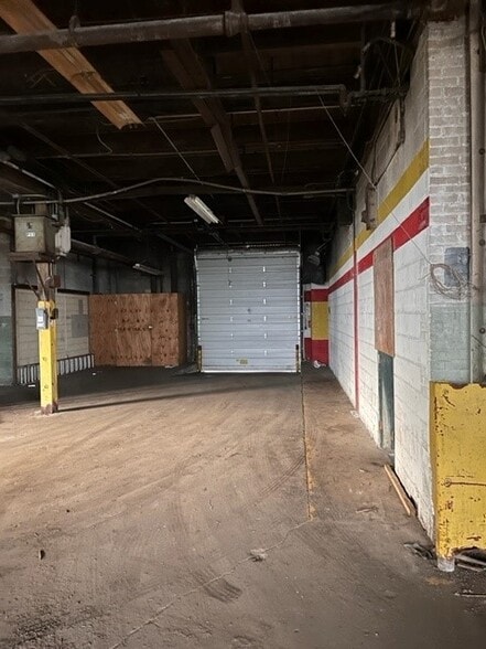 More Photos Of 1725-1769 London Rd, Cleveland Warehouse For Sale