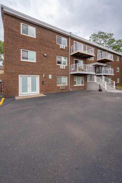 More Photos Of 105 Park St E, South Saint Paul Apartments For Sale