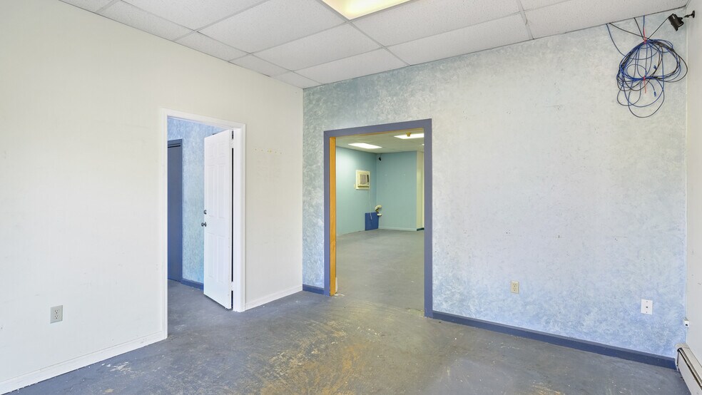 More Photos Of 47 Maple Ave, Flemington Light Manufacturing For Lease