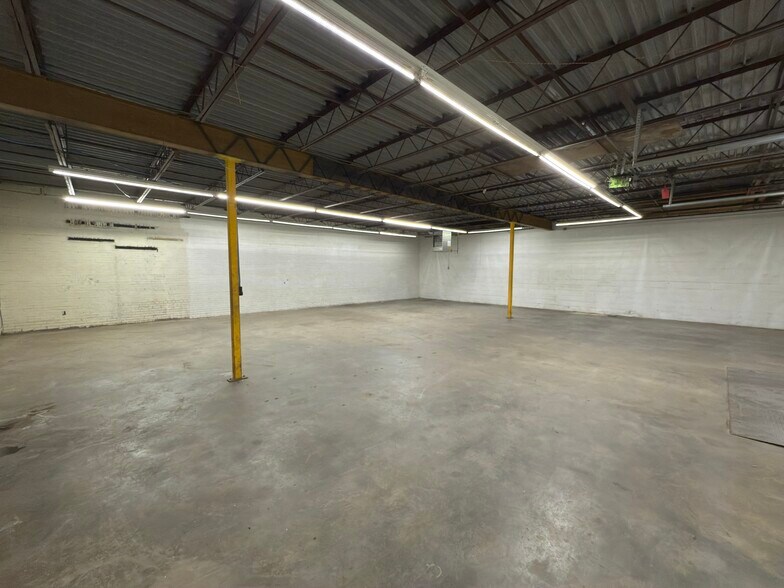 More Photos Of 2808 Virginia Ave, Collinsville Auto Repair For Sale