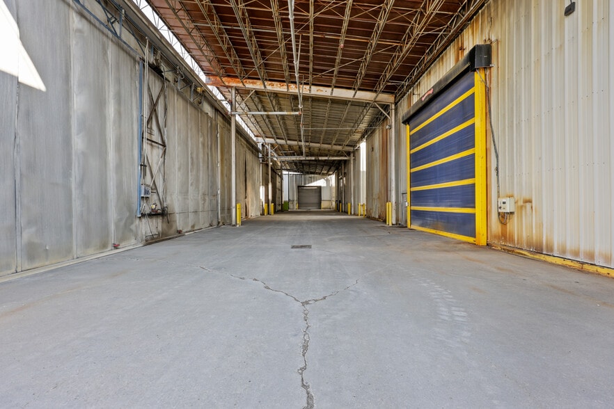 More Photos Of 656 Interstate Dr, Crossville Manufacturing For Lease