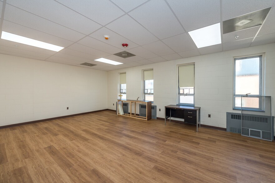 More Photos Of 1307 Lakeside Ave, Richmond Specialty For Sale