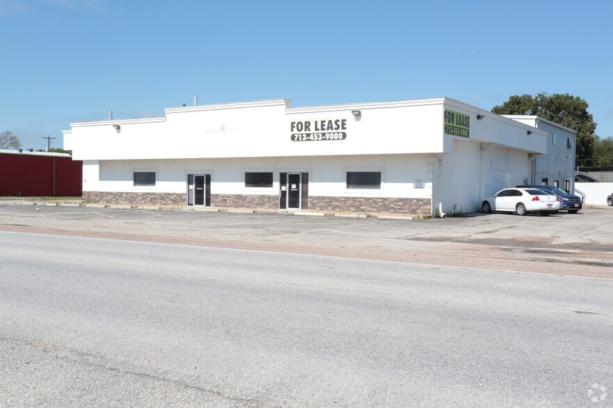 Primary Photo Of 1818 Federal Rd, Houston Warehouse For Lease
