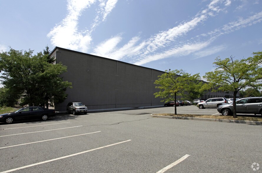More Photos Of 50 Hartz Way, Secaucus Warehouse For Lease