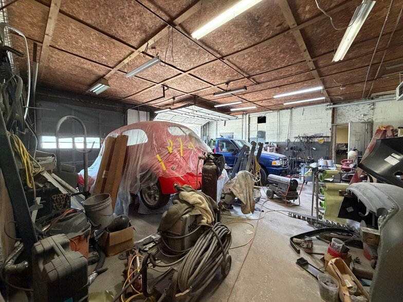 More Photos Of 6911 GA-72, Colbert Specialty For Sale