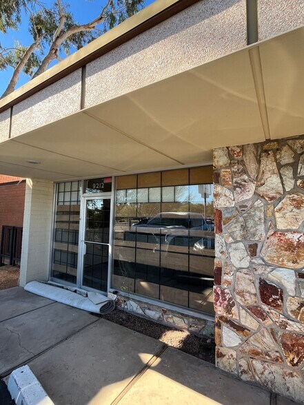 More Photos Of 9212 N Central Ave, Phoenix General Retail For Lease