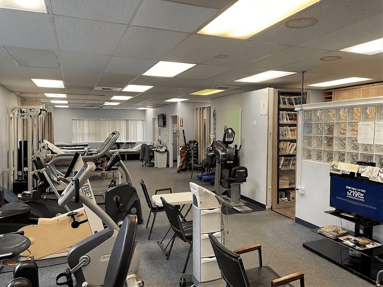 More Photos Of 51-53 John St, Babylon Office For Lease