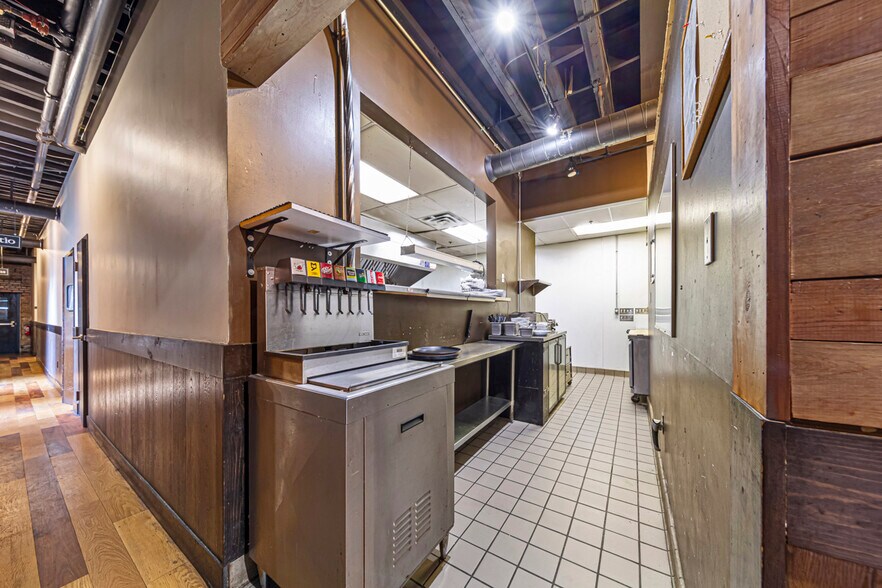 More Photos Of 517 2nd St, Hudson Storefront Retail Office For Sale