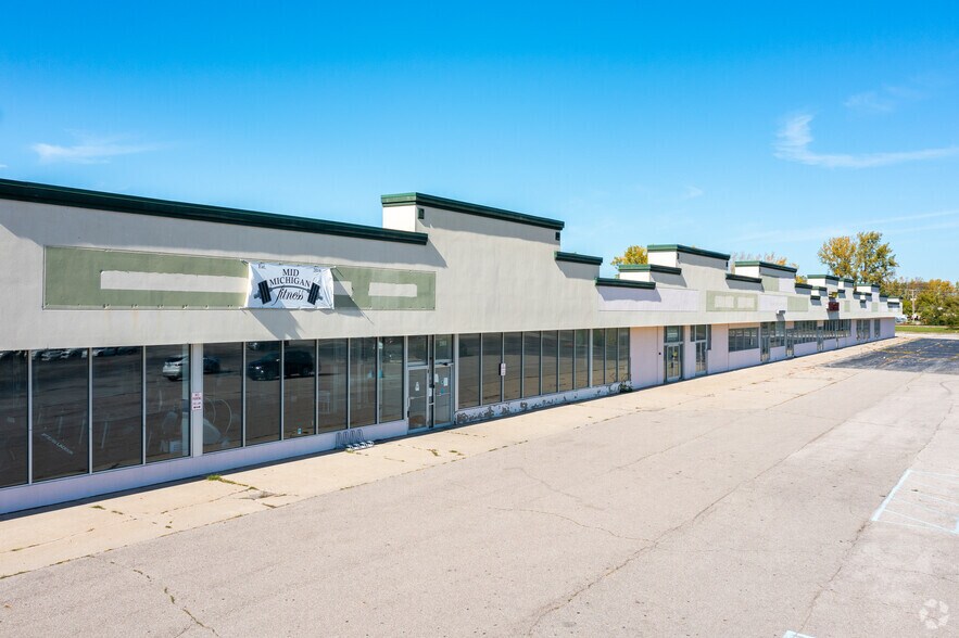 More Photos Of 2865-2885 Bay Rd, Saginaw Freestanding For Sale
