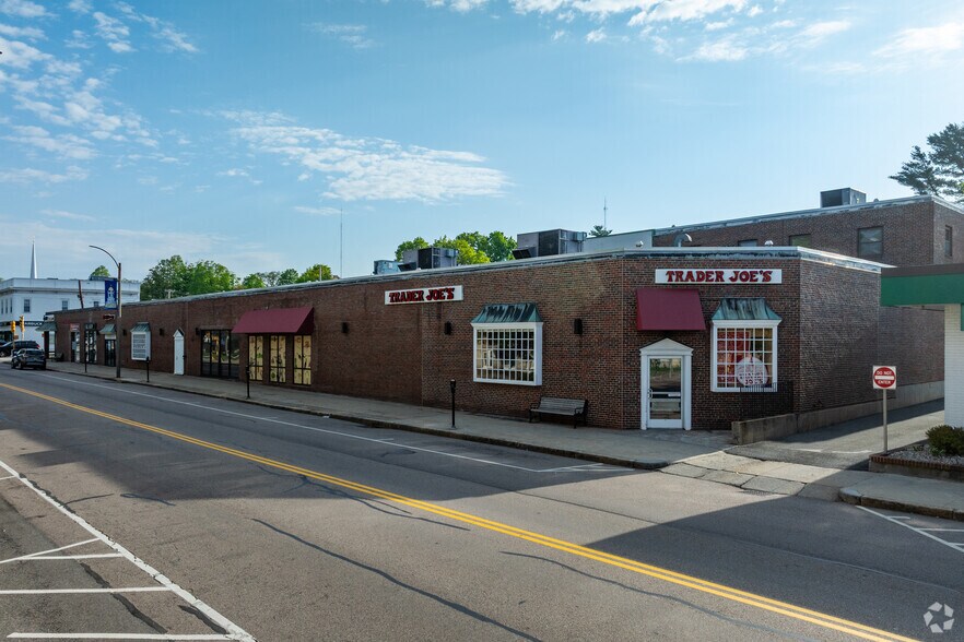 More Photos Of 922-958 Highland Ave, Needham Storefront For Lease