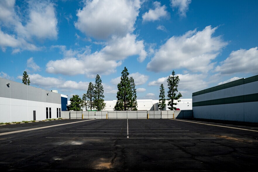 More Photos Of 11804 Wakeman St, Santa Fe Springs Manufacturing For Lease