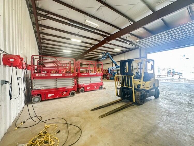 More Photos Of 3721 Highway 90 E, Broussard Light Distribution For Lease