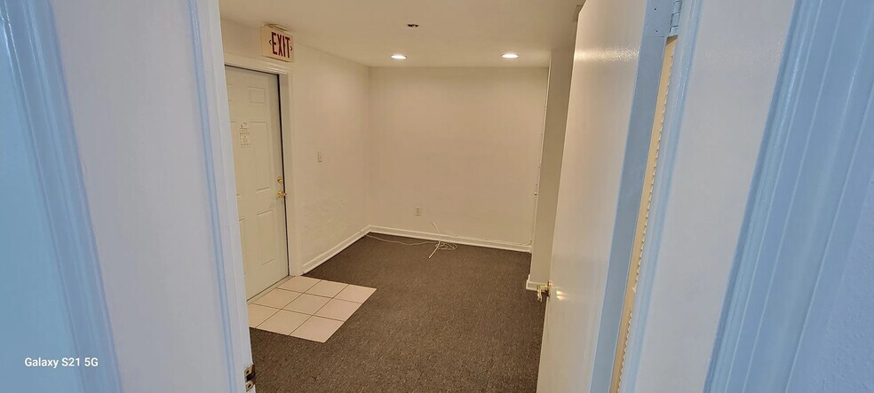More Photos Of 280 Dirksen Dr, DeBary Office For Sale