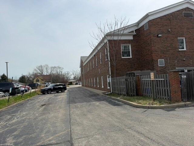 More Photos Of 1114 N Arlington Heights Rd, Arlington Heights Medical For Lease