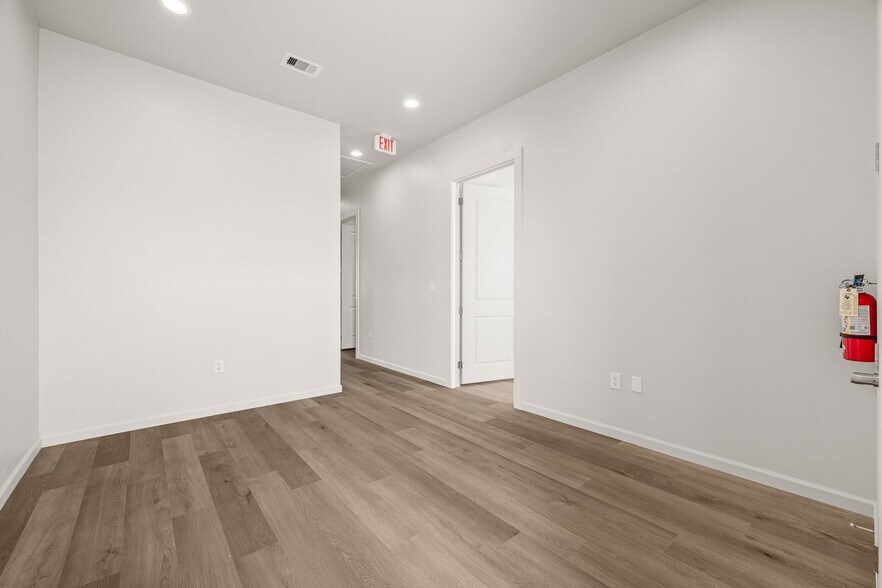 More Photos Of 701 Crystal Falls Pky, Leander Office For Sale