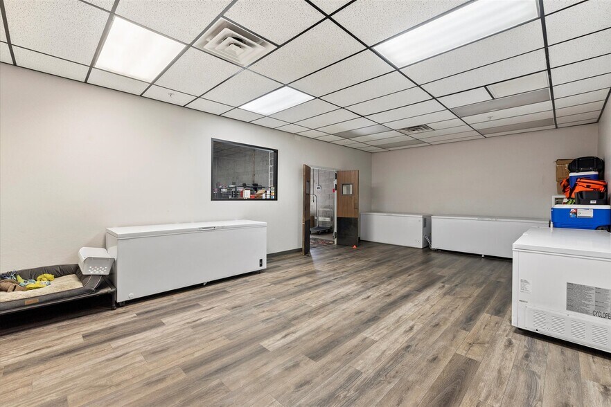 More Photos Of 8615 N 78th Ave, Peoria Warehouse For Sale