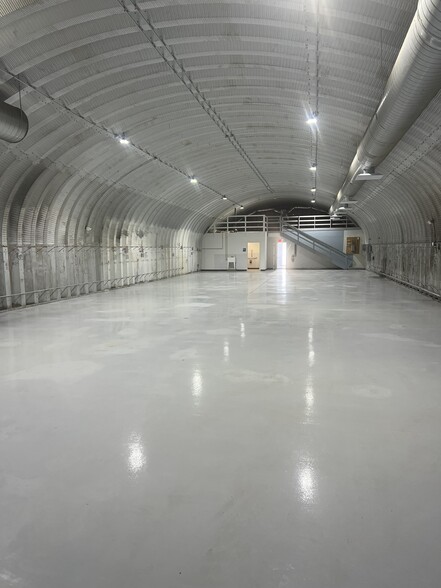 Primary Photo Of 2775 Betty Ln, Las Vegas Service For Lease