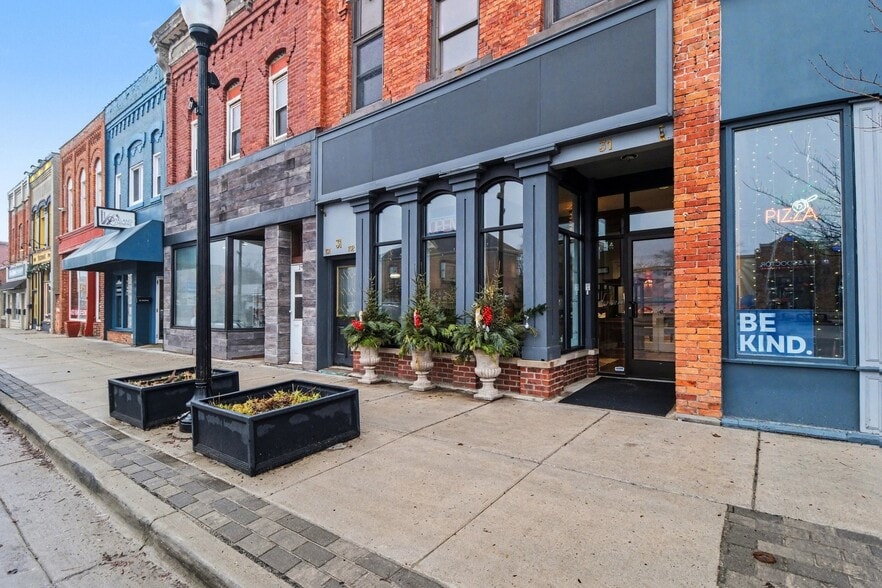 More Photos Of 31 N Washington St, Oxford Storefront Retail Residential For Sale