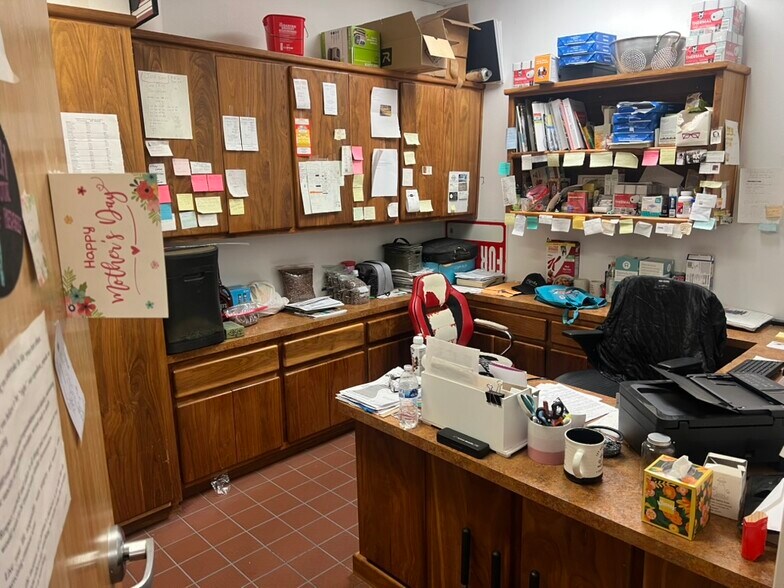 More Photos Of 820 E Santa Fe Ave, Grants Restaurant For Sale