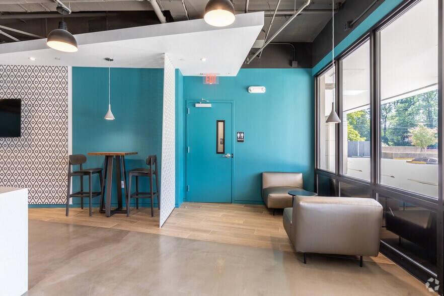 More Photos Of 1945 Old Gallows Rd, Vienna Medical For Lease