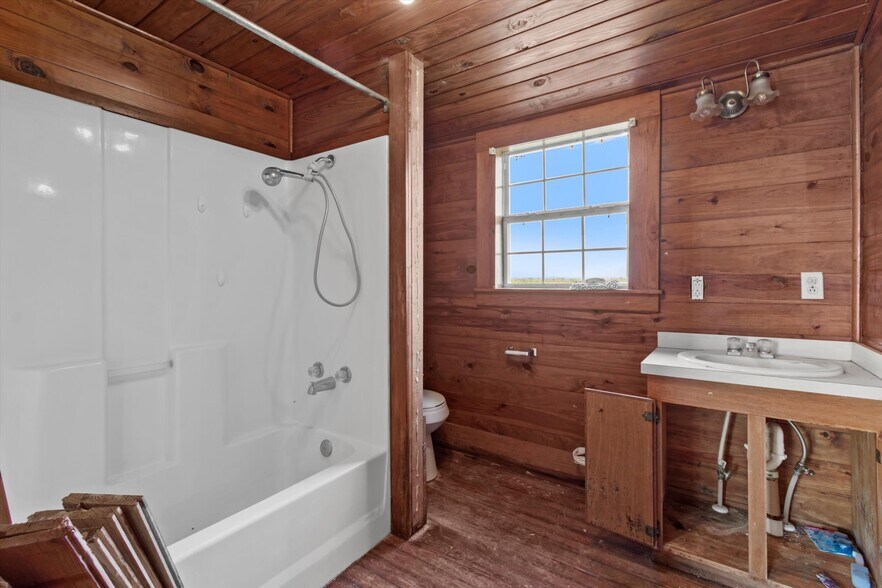 More Photos Of 1000 Rohde Rd, Kyle Service For Lease