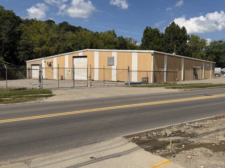 Primary Photo Of 5170-5174 Wooster Pike, Cincinnati Warehouse For Sale
