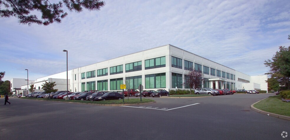 More Photos Of 100 Sockanosset Cross Rd, Cranston Office For Lease