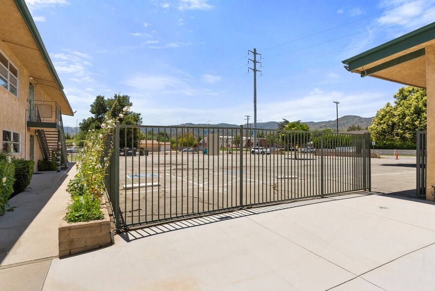 More Photos Of 25222 Wiley Canyon Rd, Santa Clarita Specialty For Sale