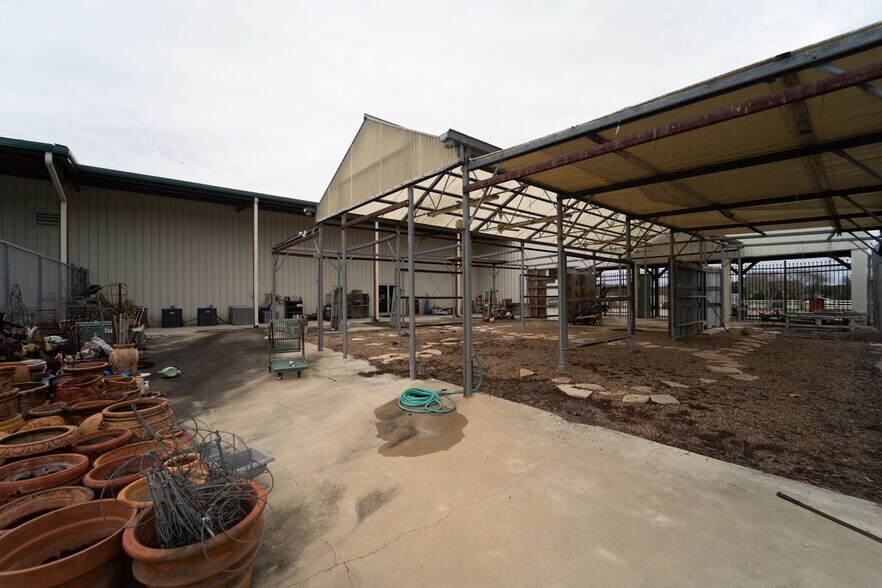 More Photos Of 5705 N Main St, Victoria General Retail For Sale