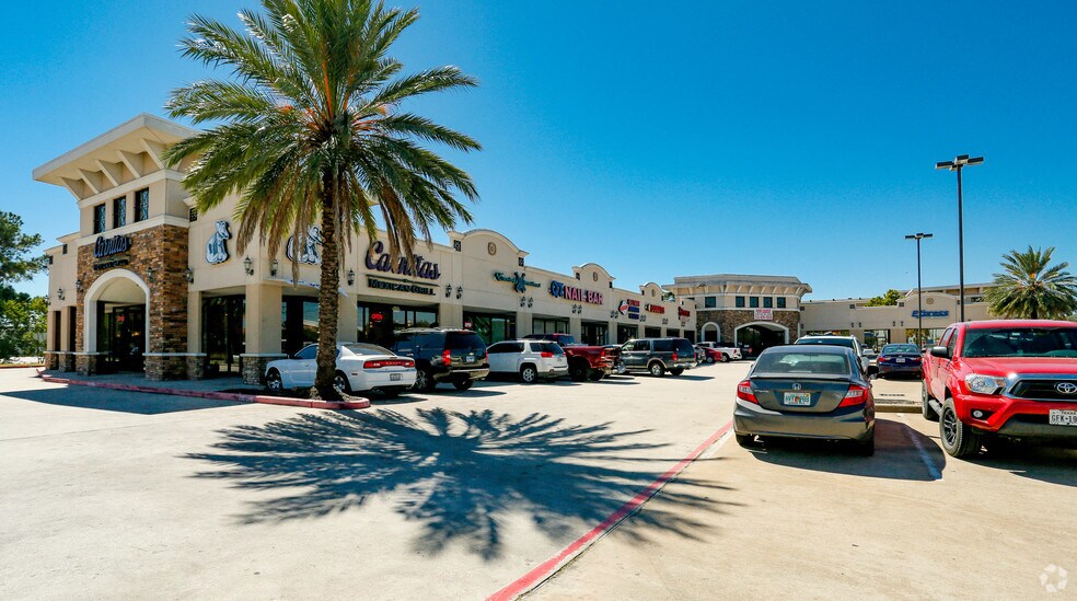 More Photos Of 8111 N Sam Houston Pkwy W, Houston Storefront For Lease