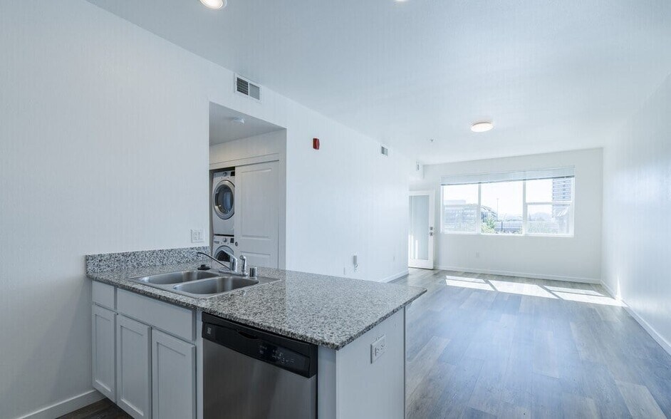 More Photos Of 1125 Avenue of the Oaks, Sparks Apartments For Lease