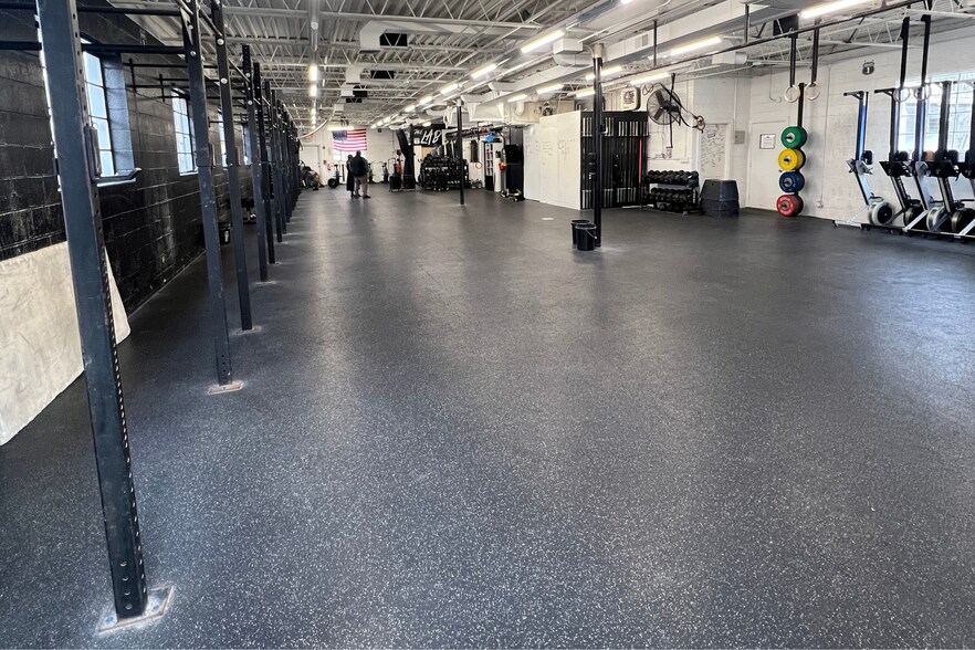 More Photos Of 175 Central St, Saugus Manufacturing For Lease