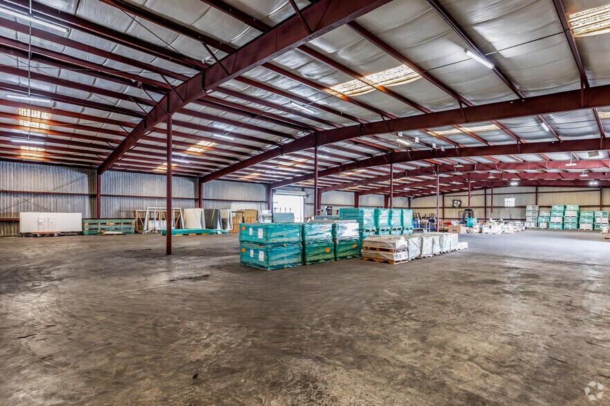 More Photos Of 4500 Carmichael Ave, Sarasota Warehouse For Sale