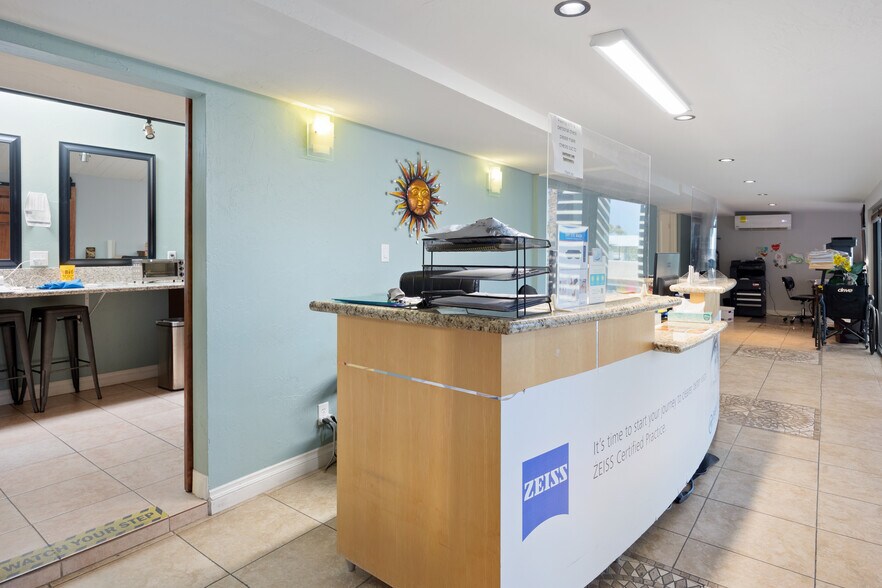 More Photos Of 71956 Magnesia Falls Dr, Rancho Mirage Medical For Sale