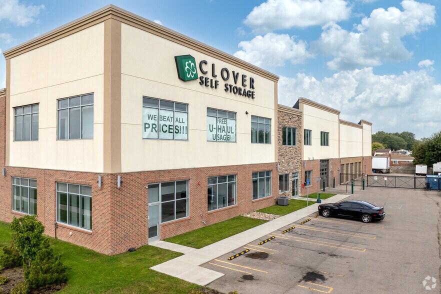 More Photos Of 28900 Schoolcraft Rd, Livonia Self Storage For Sale