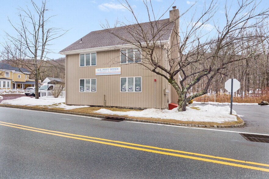 More Photos Of 328 Green Pond Rd, Hibernia Office Residential For Lease