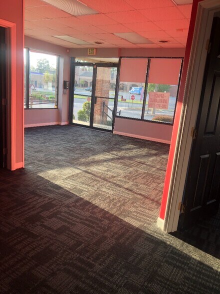 More Photos Of 1506-1524 Montclair Rd, Irondale General Retail For Lease