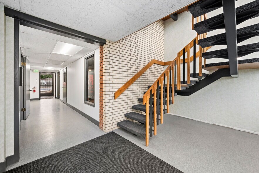 More Photos Of 504 W Eisenhower Blvd, Loveland Office For Sale