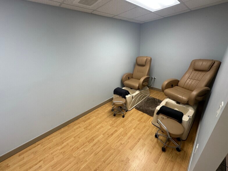 More Photos Of 4855 Asbury Rd, Dubuque General Retail For Lease